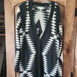 Venario Black and Cream Geometric Pattern Cardigan